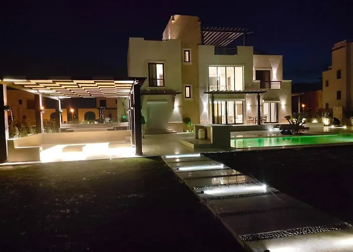 Ancient At Elgouna With Private Heated Pool Villa